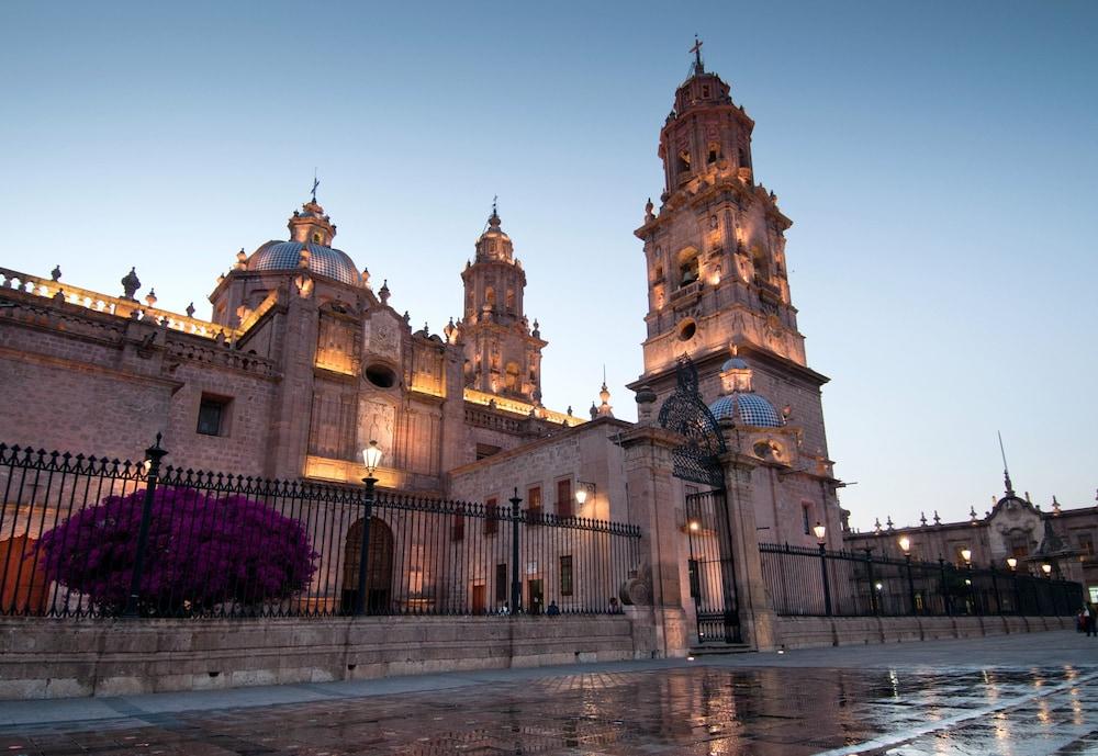 Vista Express Morelia By Arriva Hospitality Group Exterior photo